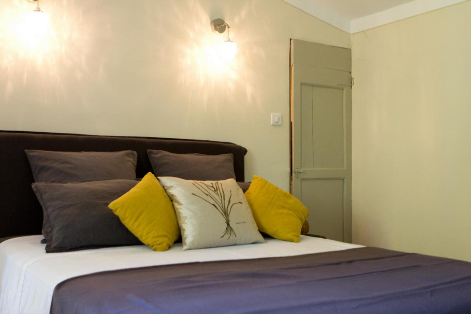 Chateau La Croix Des Pins Mazan Room photo
